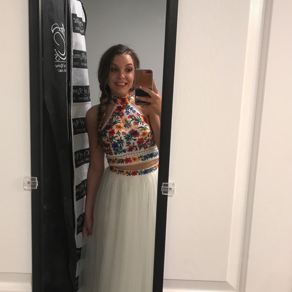 Sherri hill floral embroidery prom dress